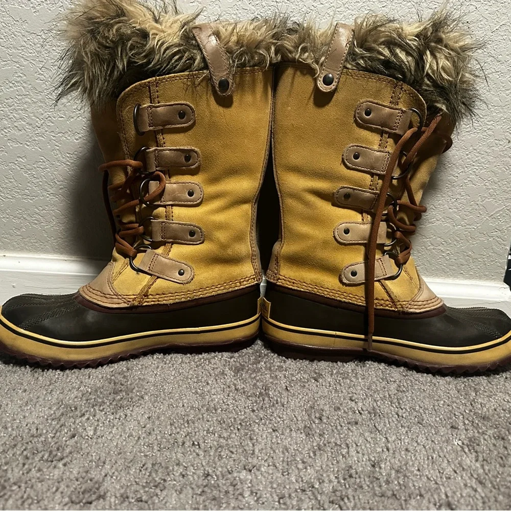 Sorel Joan of Arctic fur lined boots